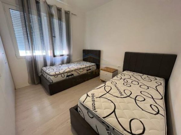 Tirane, jepet me qera apartament 2+1+BLK Kati 5, 90 m² 500 Euro (Teodor Keko)