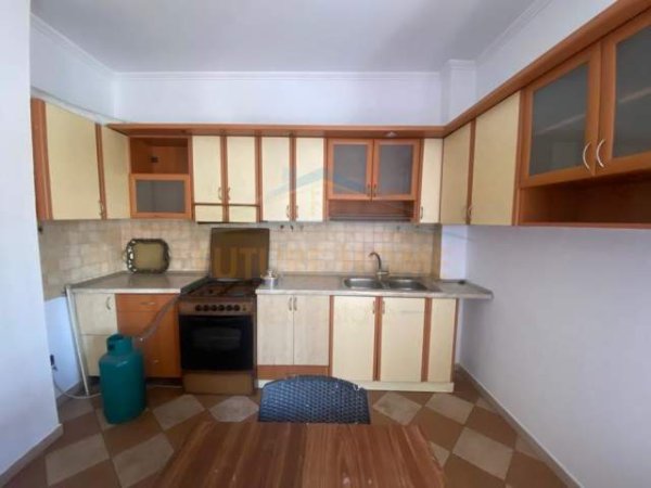 Tirane, jepet me qera apartament 2+1 Kati 4, 115 m² 400  (Tregu Elektrik)