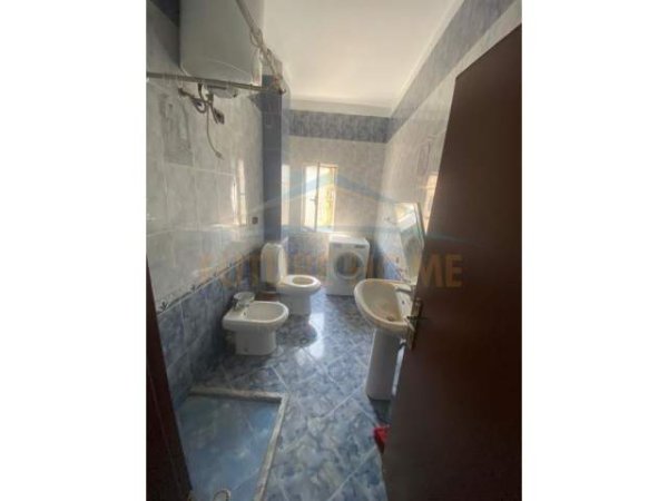 Tirane, jepet me qera apartament 2+1 Kati 4, 115 m² 400  (Tregu Elektrik)