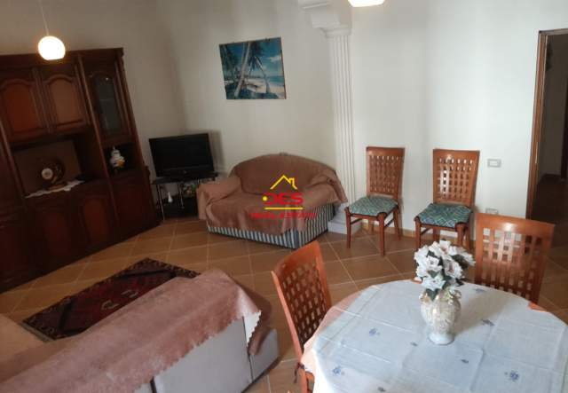 Vlore, jepet me qera Vile 3 Katshe Kati 2, 104 m² 300 Euro (Rruga Sulejman Delvina,Vlore)