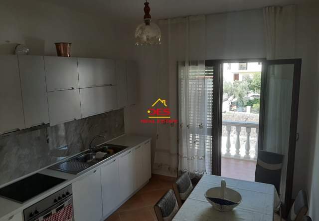 Vlore, jepet me qera Vile 3 Katshe Kati 2, 104 m² 300 Euro (Rruga Sulejman Delvina,Vlore)
