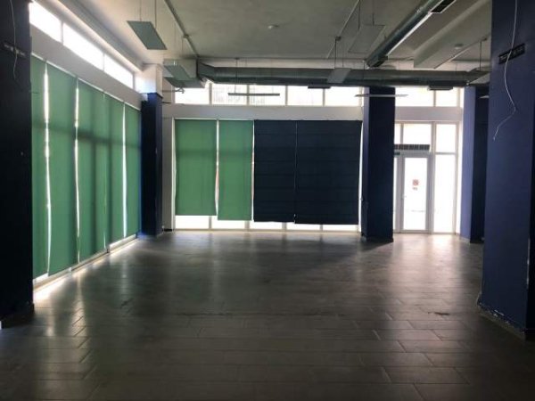 Tirane, jepet me qera magazine Kati 1, 389 m² 2.000 Euro (Jordan Misja)