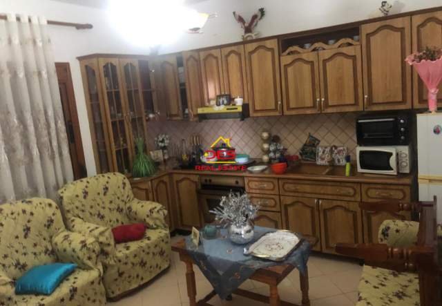 Vlore, shitet shtepi 1 Katshe Kati 1, 700 m² 100.000 Euro (Sherishte,Qishbardhe)