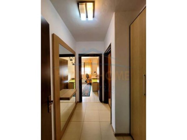 Tirane, jepet me qera apartament 2+1+A+BLK Kati 8, 123 m² 650 Euro (BRYLI)