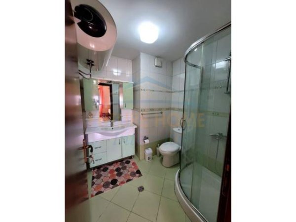 Tirane, jepet me qera apartament 2+1+A+BLK Kati 8, 123 m² 650 Euro (BRYLI)