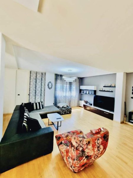 Tirane, shitet apartament 3+1 194 m² Euro (Rruga e Kosovareve)