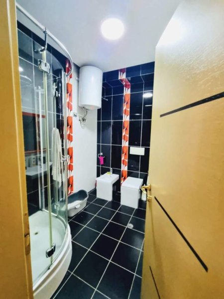 Tirane, shitet apartament 3+1 194 m² Euro (Rruga e Kosovareve)