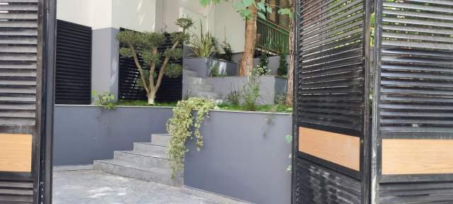 Tirane, jepet me qera dyqan Kati 0, 51 m² 800 Euro (Zogu i Zi)