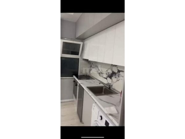 Tirane, jepet me qera apartament 1+1+BLK 59 m² 400 Euro (21 Dhjetori)