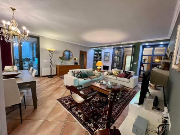 Tirane, jepet me qera apartament 2+1 186 m² 3.000 Euro (Bllok)