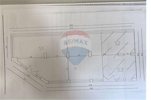 Tirane, shitet dyqan Kati -1, 181 m² 155.000 Euro (Komuna Parisit, prane Lulishtes)