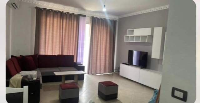 Jepet me qera 2+1+BLK Kati 4, 150 Euro (ne lungomare te rapi uji i ftohte)