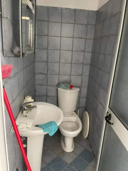 Tirane, jepet me qera dyqan Kati 0, 30 m² 30.000 Leke (prane Kristal Center)