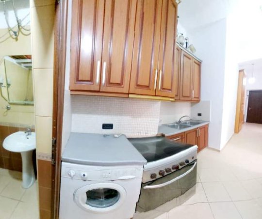 Tirane, jepet me qera apartament 2+1 Kati 3, 75 m² 430 Euro (Myslym Shyri)