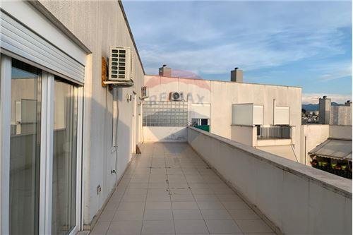 Tirane, jepet me qera Penthouse 2+1+A+BLK Kati 6, 115 m² 400 Euro (Rruga e Elbasanit)