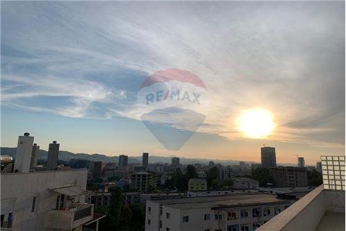Tirane, jepet me qera Penthouse 2+1+A+BLK Kati 6, 115 m² 400 Euro (Rruga e Elbasanit)