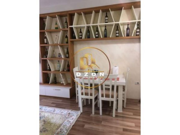 Tirane, jepet me qera apartament 1+1+A+BLK Kati 5, 65 m² 300 Euro (ASTIR)