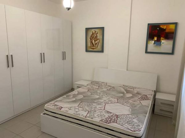 Tirane, jepet me qera apartament 1+1 Kati 5, 60 m² 400 Euro (Te Vasil Shanto, Prane KESH)