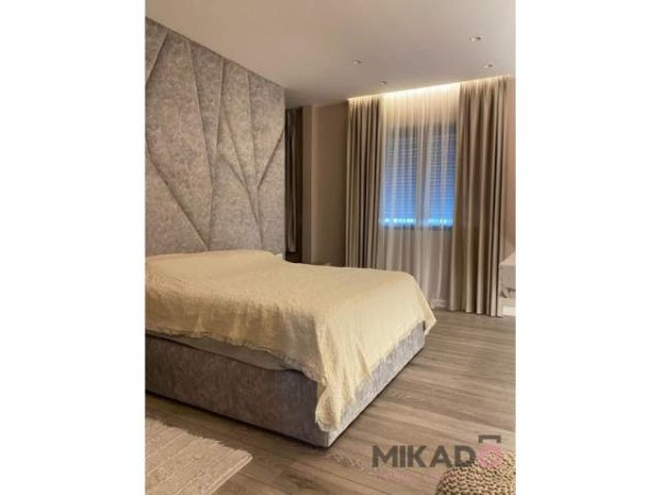 Durres, shitet apartament 3+1 Kati 6, 137 m² 300.000 Euro (Golem)