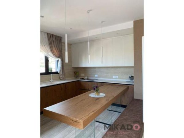 Durres, shitet apartament 3+1 Kati 6, 137 m² 300.000 Euro (Golem)