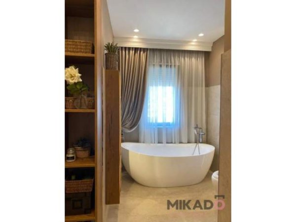 Durres, shitet apartament 3+1 Kati 6, 137 m² 300.000 Euro (Golem)