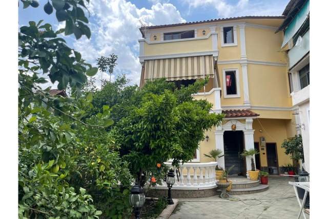 Tirane, ofert Vile 3 Katshe Kati 3, 280 m² 1.200 Euro (,,  Rruga e DibrÃ«s - Medreseja)