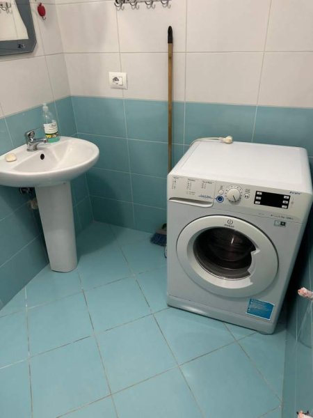 Tirane, jepet me qera apartament 2+1 Kati 3, 92 m² 400 Euro (Rruga Haxhi Dalliu)