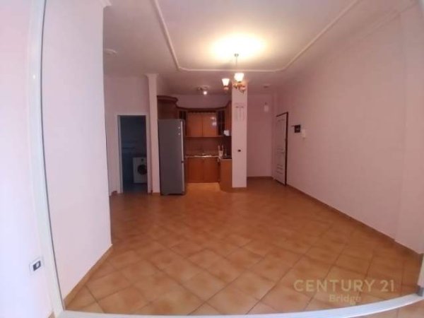 Tirane, jepet me qera apartament 2+1+BLK Kati 2, 89 m² 500 Euro (Qendra Tregtare Kristal)