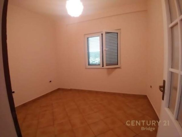 Tirane, jepet me qera apartament 2+1+BLK Kati 2, 89 m² 500 Euro (Qendra Tregtare Kristal)
