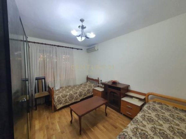 Tirane, jepet me qera apartament 2+1+BLK Kati 1, 85 m² 450 Euro (Shkolla e Baletit)