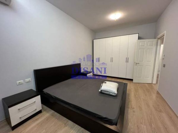 Tirane, jepet me qera Vile Kati 1, 200 m² 2.000 Euro (kodra e diellit)