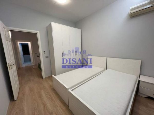 Tirane, jepet me qera Vile 200 m² 2.000 Euro (Kodra e Diellit)