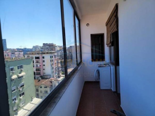 Tirane, jepet me qera garsonier 1+1 Kati 8, 41 m² 400 Euro (Kinema Agimi)