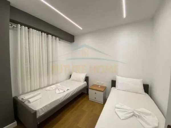 Durres, jepet me qera apartament 2+1 Kati 9, 80 m² 600 Euro (plazh)