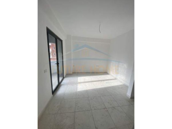 Tirane, jepet me qera apartament 2+1+BLK Kati 1, 109 m² 450 Euro (Teodor Keko)