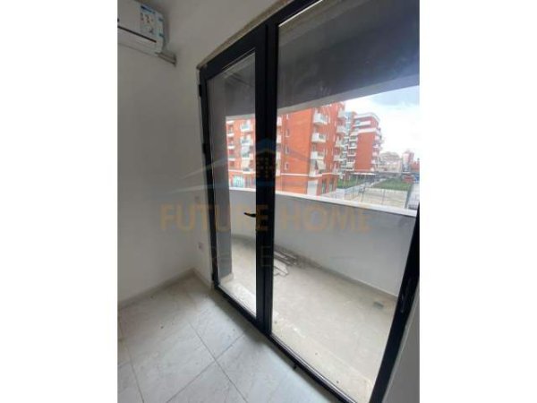 Tirane, jepet me qera apartament 2+1+BLK Kati 1, 109 m² 450 Euro (Teodor Keko)