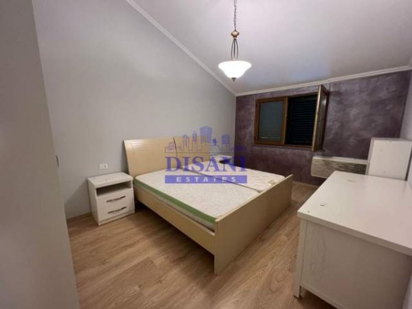 Tirane, jepet me qera Vile Kati 1, 200 m² 2.000 Euro (kodra e diellit)