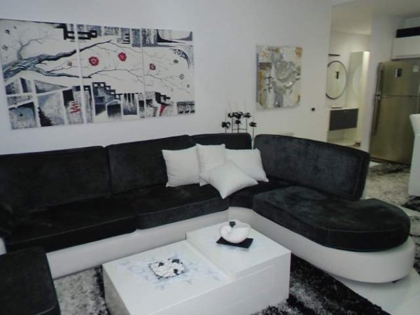 Tirane, jepet me qera apartament Kati 5, 120 m² 650 Euro (Komuna e Parisit)