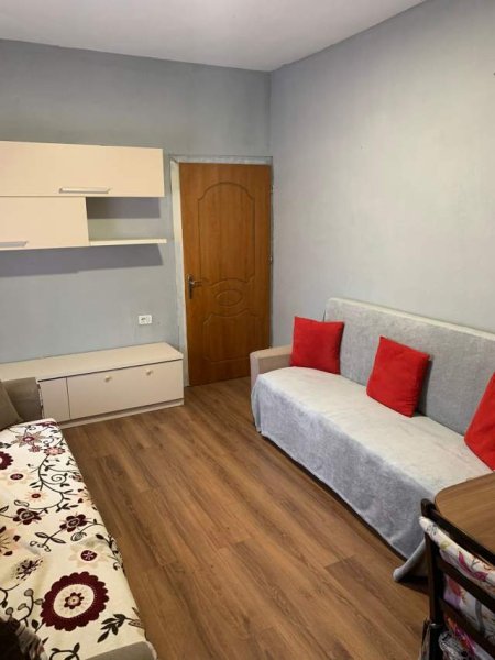 Tirane, jepet me qera apartament 1+1 Kati 2, 60 m² 30.000 Leke (Brryli)
