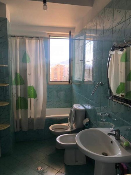 Tirane, jepet me qera apartament 2+1+BLK Kati 7, 110 m² 550 Euro (21 Dhjetori)