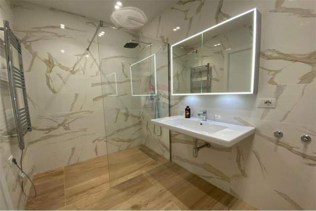 Tirane, jepet me qera Vile 2+1+A+BLK Kati 0, 134 m² 1.300 Euro (Autostrada Tirane Elbasan)