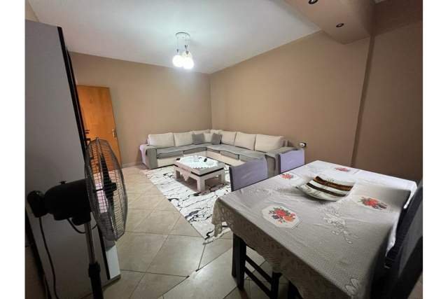 Tirane, jepet me qera apartament Kati 1, 130 m² 450 Euro (-,  Tiranë,  Shqipëri)