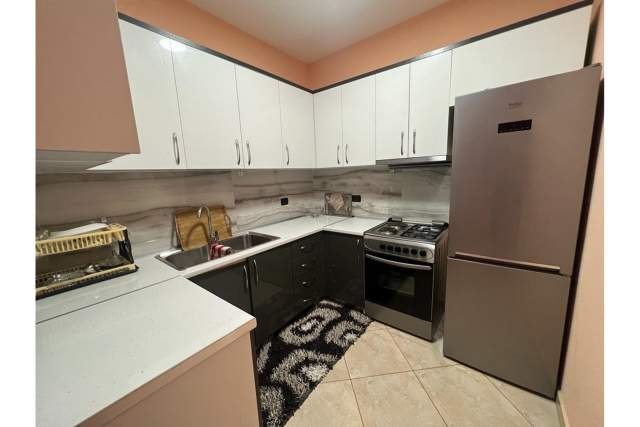 Tirane, jepet me qera apartament Kati 1, 130 m² 450 Euro (-,  Tiranë,  Shqipëri)