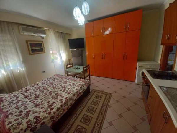 Tirane, jepet me qera garsonjere Kati 2, 32 m² 300 Euro (Rruga Mihal Duri)