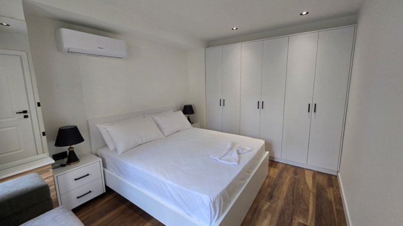 Tirane, jepet me qera apartament 1+1 , 1.000 €