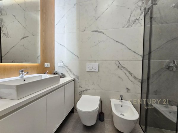 Tirane, jepet me qera apartament 2+1+Ballkon Kati 2, 103 m² 1.350 € (Quartum Residence)