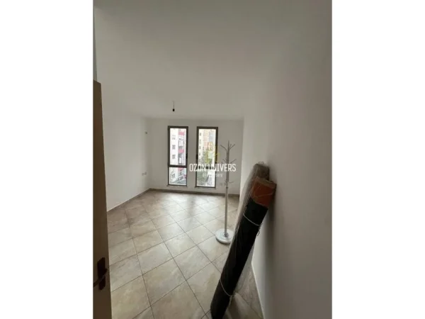 Tirane, jepet me qera apartament 1+1+Ballkon Kati 4, 64 m² 350 € (Yzberisht Tirana, Albania)