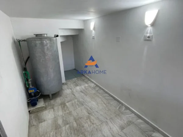 Tirane, jepet me qera Kati 0, 90 m² 800 € 