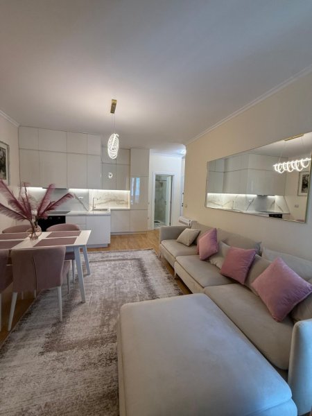 Tirane, jepet me qera apartament 2+1+Ballkon Kati 5, 95 m² 1.200 € (Rruga e Kosovareve)