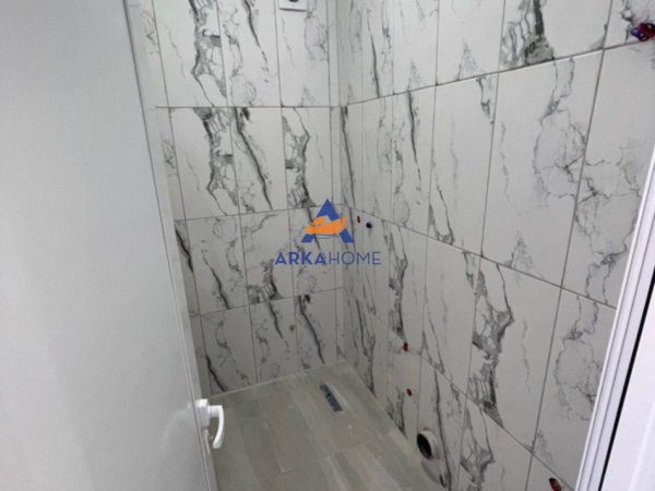 Tirane, jepet me qera Kati 0, 90 m² 800 € 